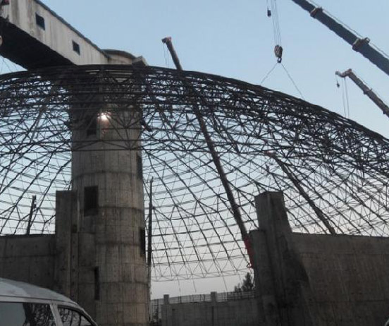 密山网架分条或分块安装法